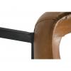 Detaljer på Hype stol i lysebrun læder og med sorte ben
