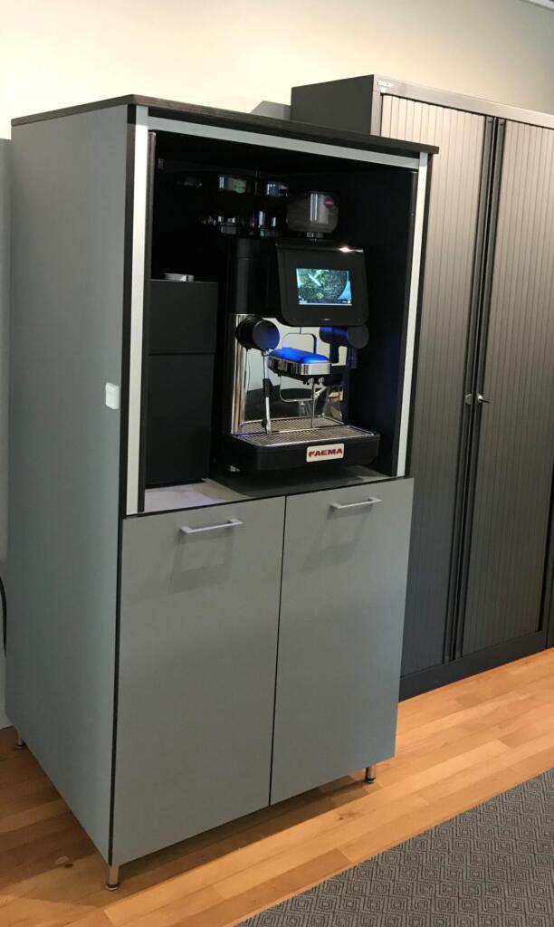Lydreduceret Kaffemøbel | New-Office ApS