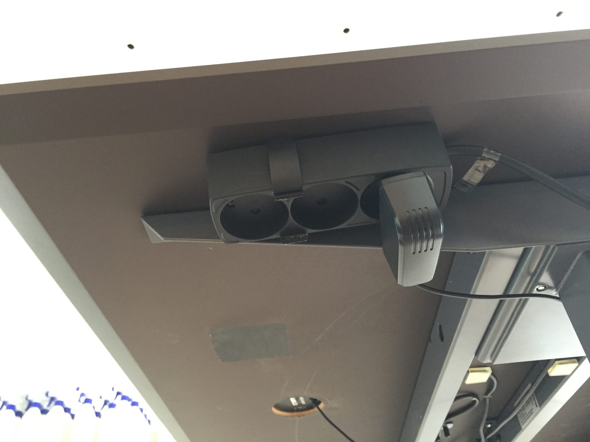 New-Office-Sort-Stildaaseloesning sort 3 stik 2